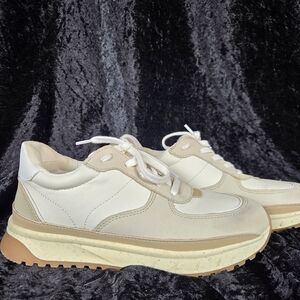 Marc Fisher LTD MWL Sneakers Womens 7.5 Cream Beige Leather Lace Up Casual Shoes